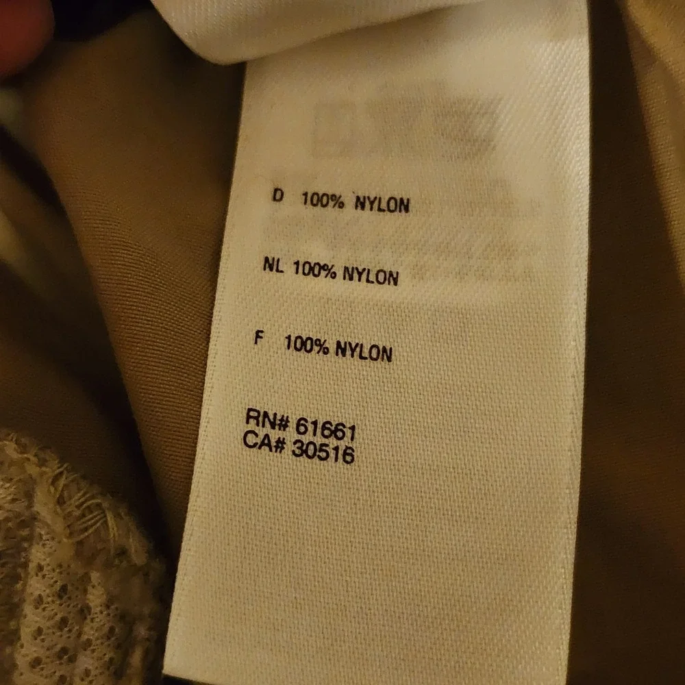 The North Face Shorts Men's Size XXL Nylon Tan Beige Hiking Drawstring Pockets
